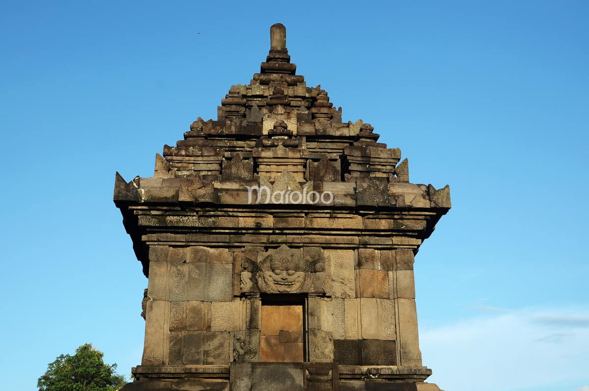 The top view of a Lingga structure at Barong Temple.