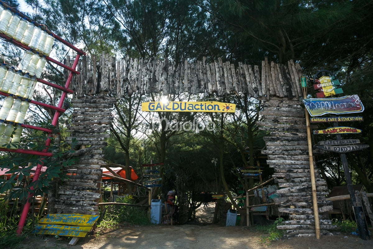 Entrance gate of Gardu Action made from recycled materials.