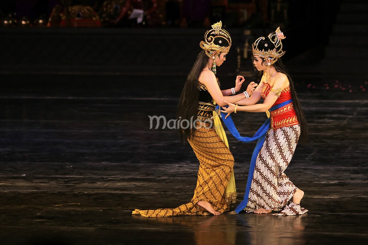 Dewi Shinta in traditional costume performing in the Ramayana Ballet at Prambanan.