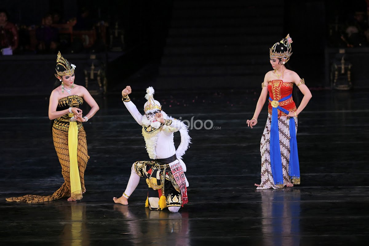 Hanuman, Dewi Shinta, and another character performing in the Ramayana Ballet at Prambanan.